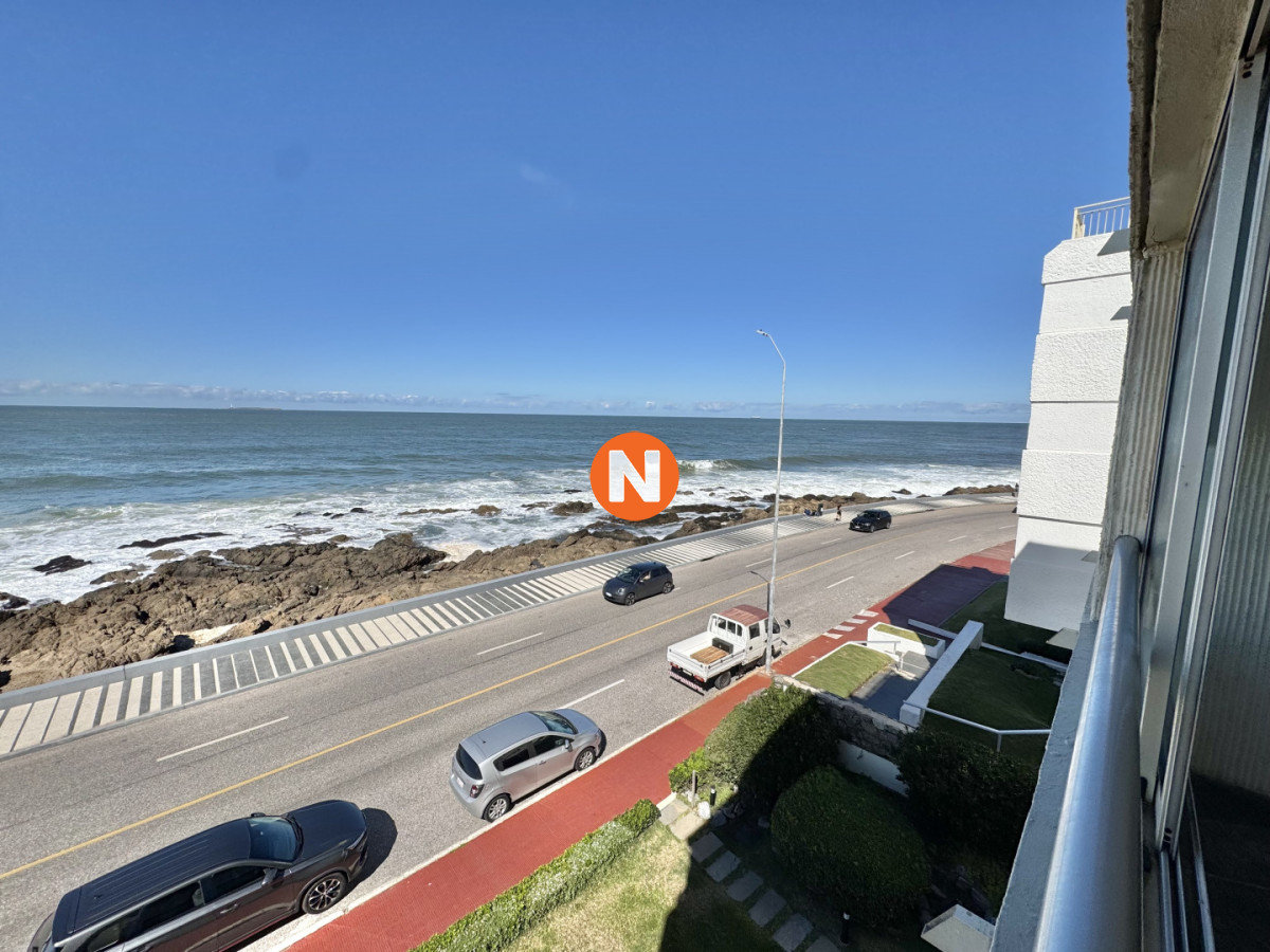 Apartamento Ref.225235 - PENINSULA VENTA DE APARTAMENTO DE 2 DORMITORIOS + DEPENDENCIA PUNTA DEL ESTE