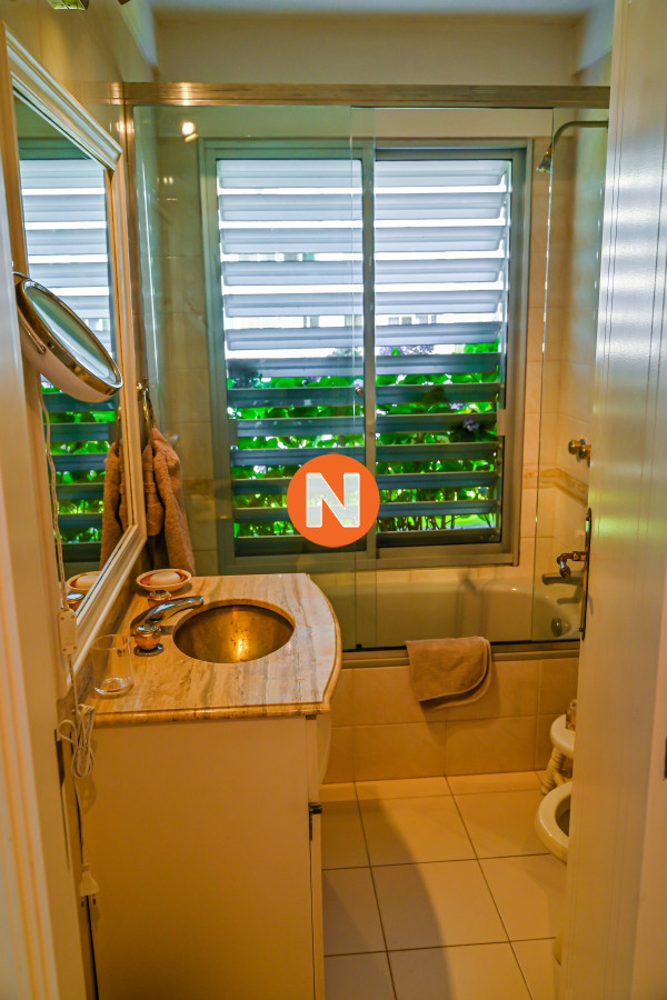 Apartamento Ref.223245 - En Venta, 5 dormitorios, Playa Brava