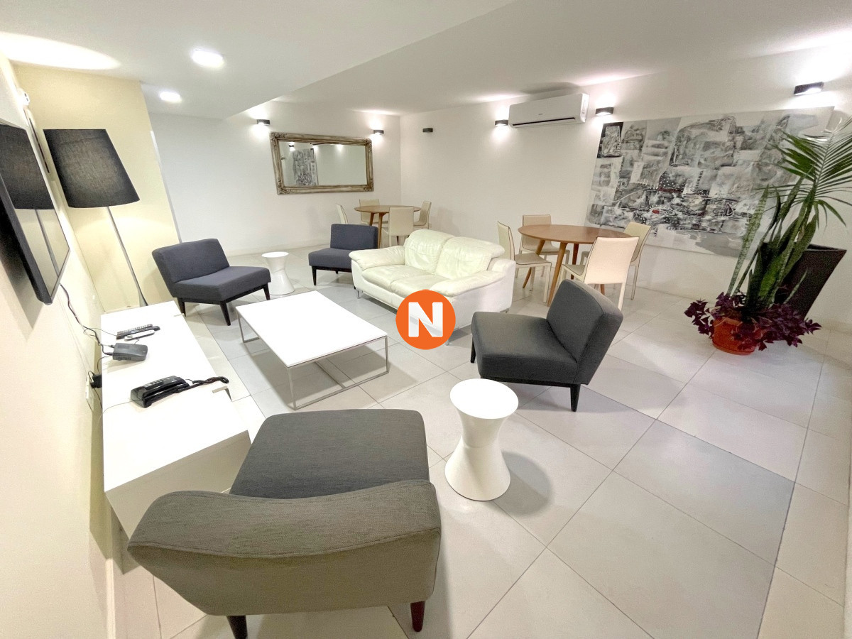 Apartamento Ref.223095 - Apartamento Lux Tower de dos dormitorios a metros de playa brava y mansa en Punta del Este 