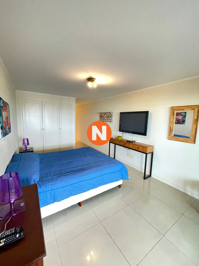 Apartamento Ref.214491 -  Venta y Alquiler apto 3 dormitorios  Primera Linea