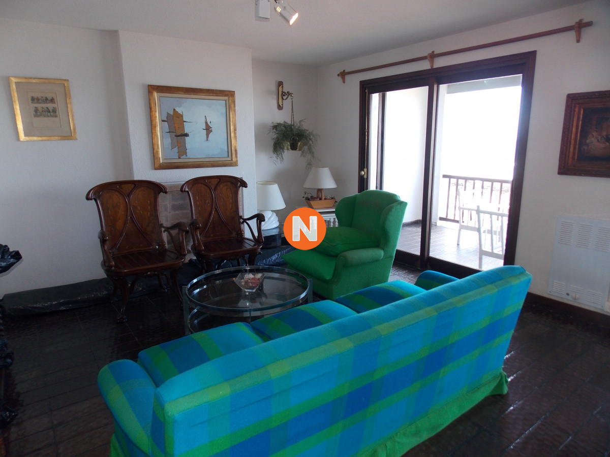 Apartamento Ref.2903 - Apartamento en Alquiler, Peninsula, Punta del Este, 3 Dormitorios.
