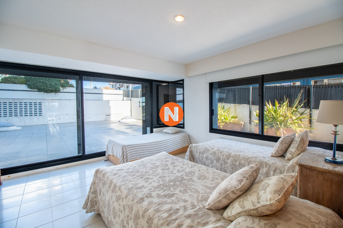 Apartamento Ref.155919 - Lujoso apartamento en venta, Peninsula, Punta del Este, 3 Dormitorios.