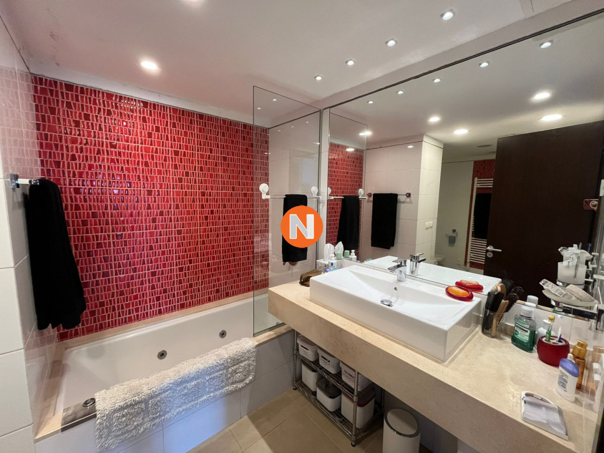 Apartamento Ref.225355 - Apartamento con vista al mar y gran ubicación 