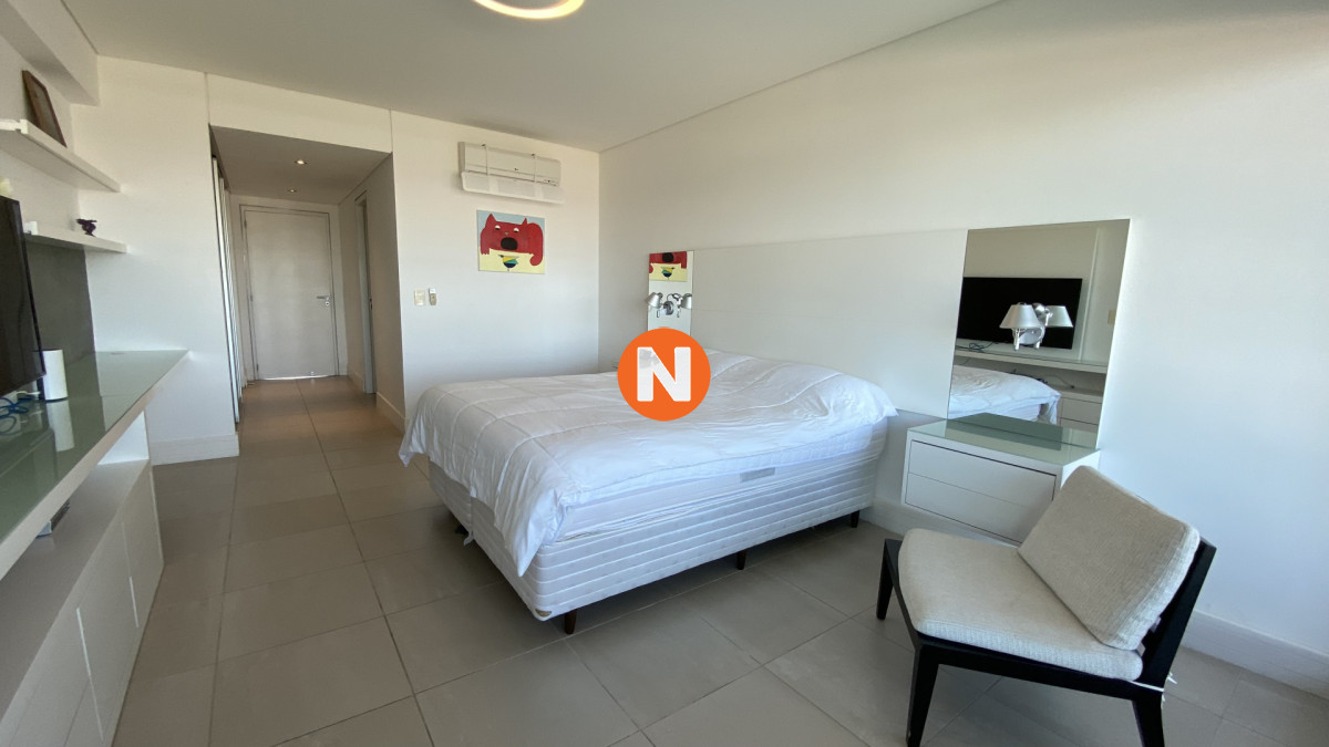 Apartamento Ref.218863 - Exclusivo Apartamento de 2 dormitorios frente a Playa Brava Punta del Este