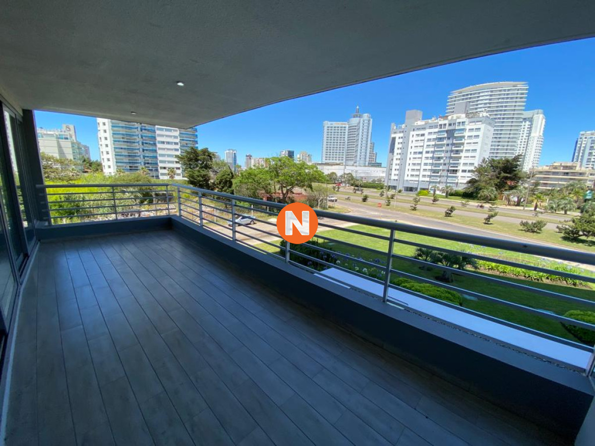 Apartamento Ref.218704 - Venta de apartamento 3 dormitorios - Aidy Grill, Punta del Este