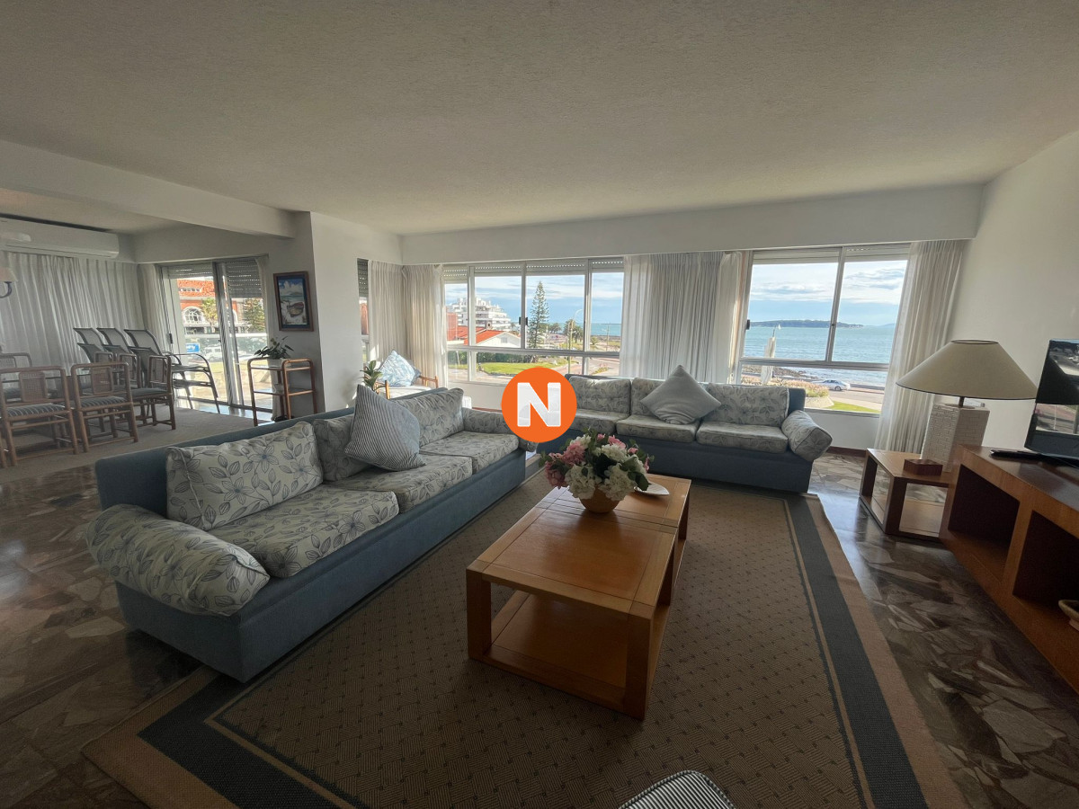 Apartamento Ref.203730 - Hermoso apartamento en primera linea al mar, en Venta y Alquiler, Mansa, Punta del Este, 3 Dormitorios.