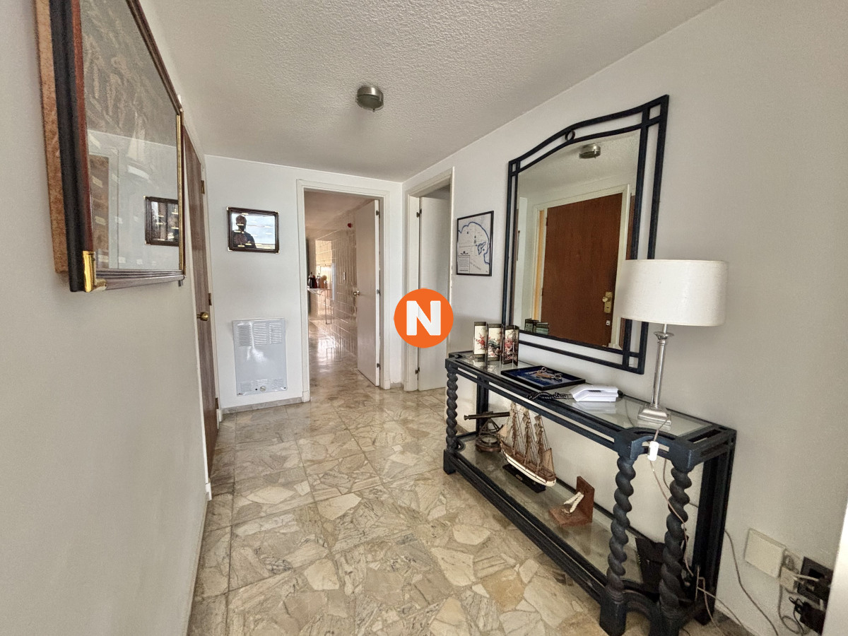 Apartamento Ref.203588 - Apartamento en Venta y Alquiler, Mansa, Punta del Este, 4 Dormitorios.