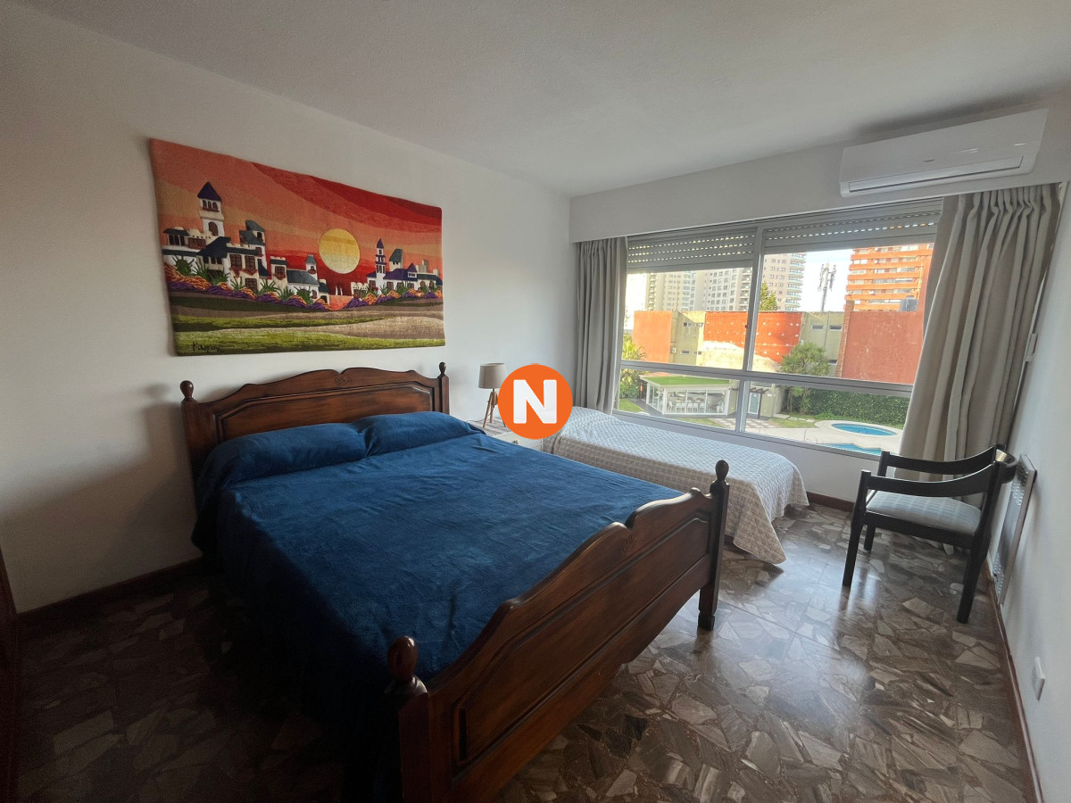 Apartamento Ref.203730 - Hermoso apartamento en primera linea al mar, en Venta y Alquiler, Mansa, Punta del Este, 3 Dormitorios.