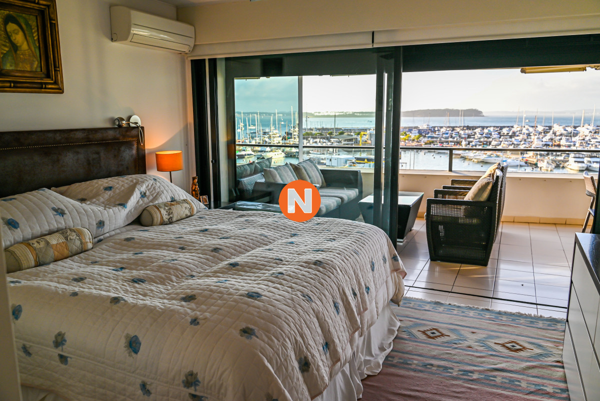 Apartamento Ref.9446 - Apartamento en Venta y Alquiler, Peninsula, Punta del Este, 3 Dormitorios.