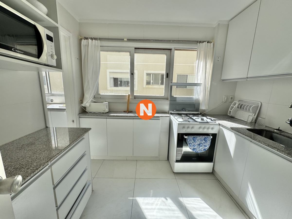 Apartamento Ref.225235 - PENINSULA VENTA DE APARTAMENTO DE 2 DORMITORIOS + DEPENDENCIA PUNTA DEL ESTE