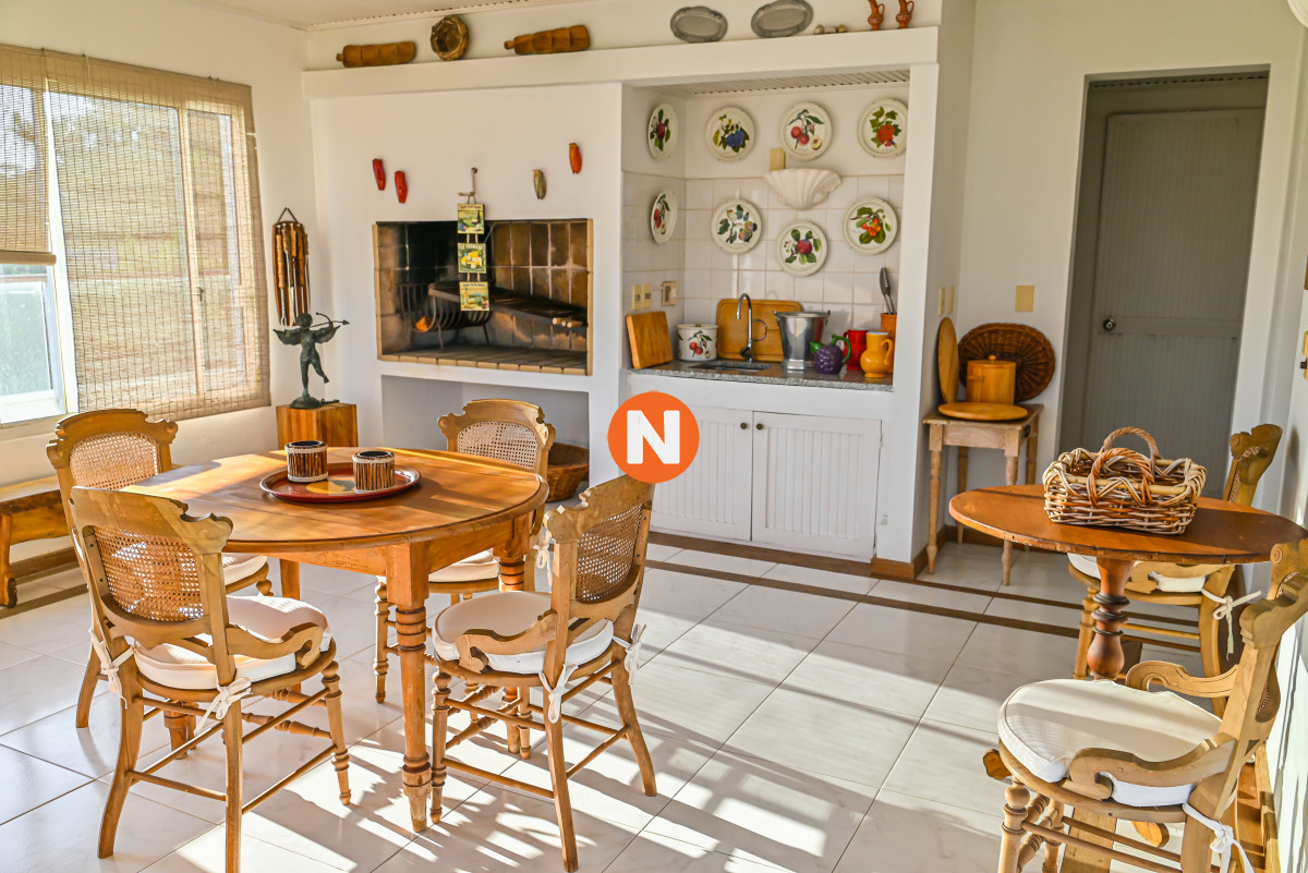 Apartamento Ref.223245 - En Venta, 5 dormitorios, Playa Brava