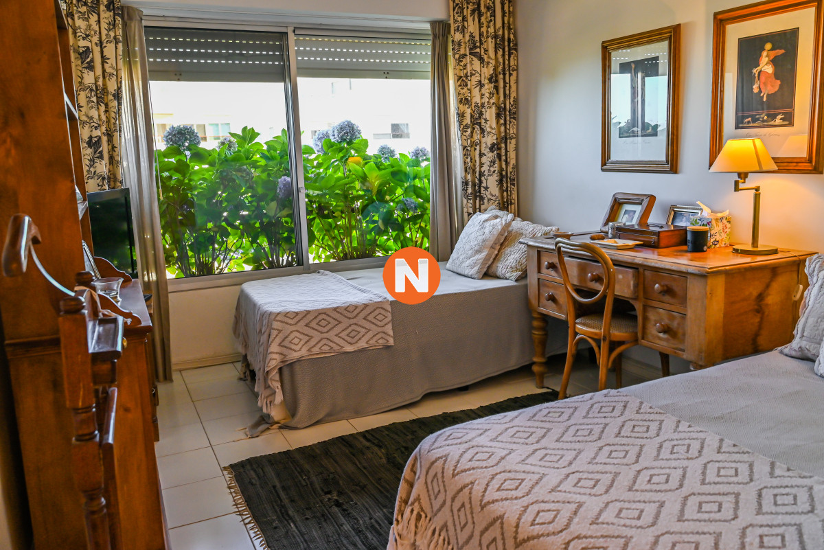 Apartamento Ref.223245 - En Venta, 5 dormitorios, Playa Brava