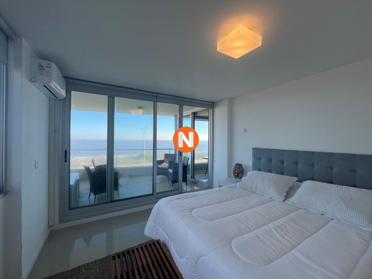 Apartamento Ref.204309 - Amplio departamento en primera fila sobre playa mansa en Pinares