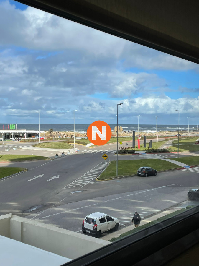 Apartamento Ref.214491 -  Venta y Alquiler apto 3 dormitorios  Primera Linea