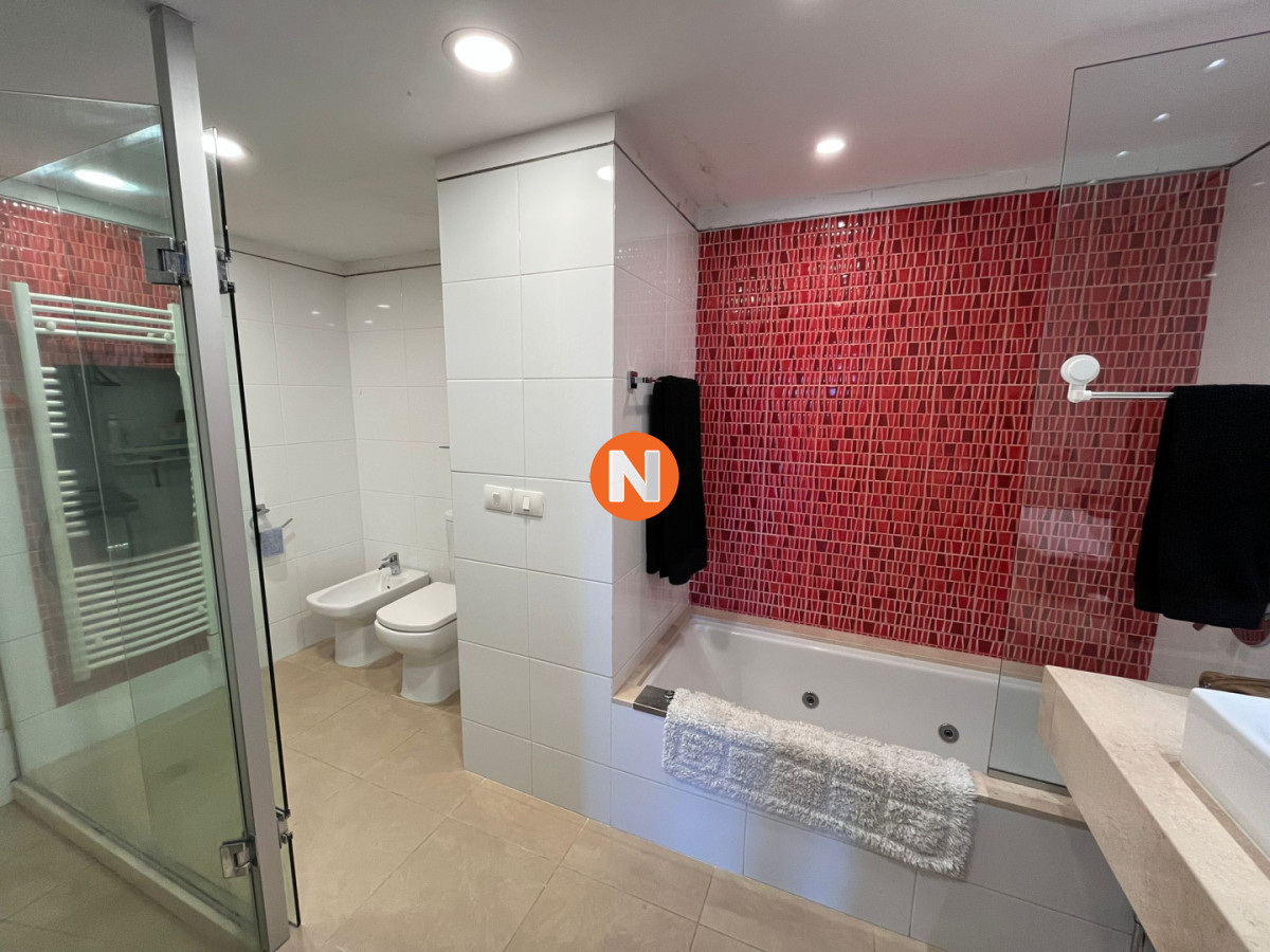 Apartamento Ref.225355 - Apartamento con vista al mar y gran ubicación 