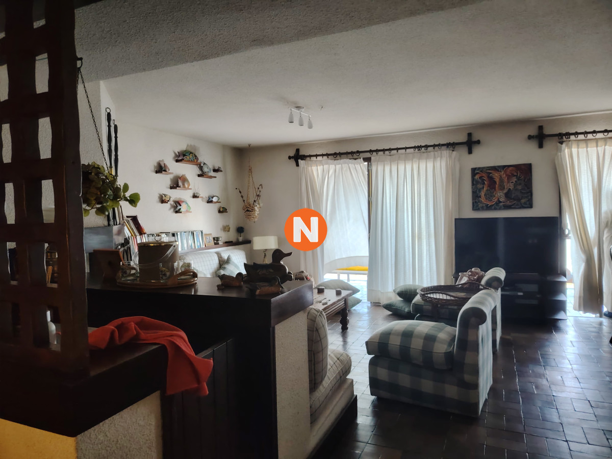 Apartamento Ref.223352 - Apartamento en Venta, 3 dormitorios. Punta del Este 