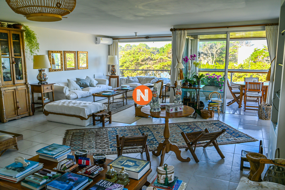 Apartamento Ref.223245 - En Venta, 5 dormitorios, Playa Brava