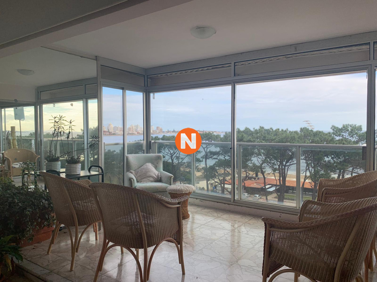 Apartamento Ref.215232 - Primera Linea en Mansa Edificio de Categoría