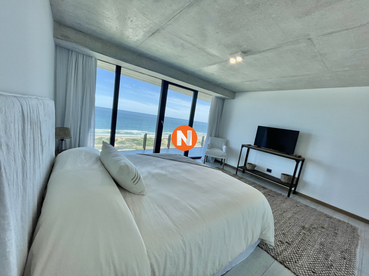 Apartamento Ref.220147 - VENTA DE APARTAMENTO DE 2 DORMITORIOS EN SUITE EN EDIFICIO SURFSIDE PUNTA DEL ESTE