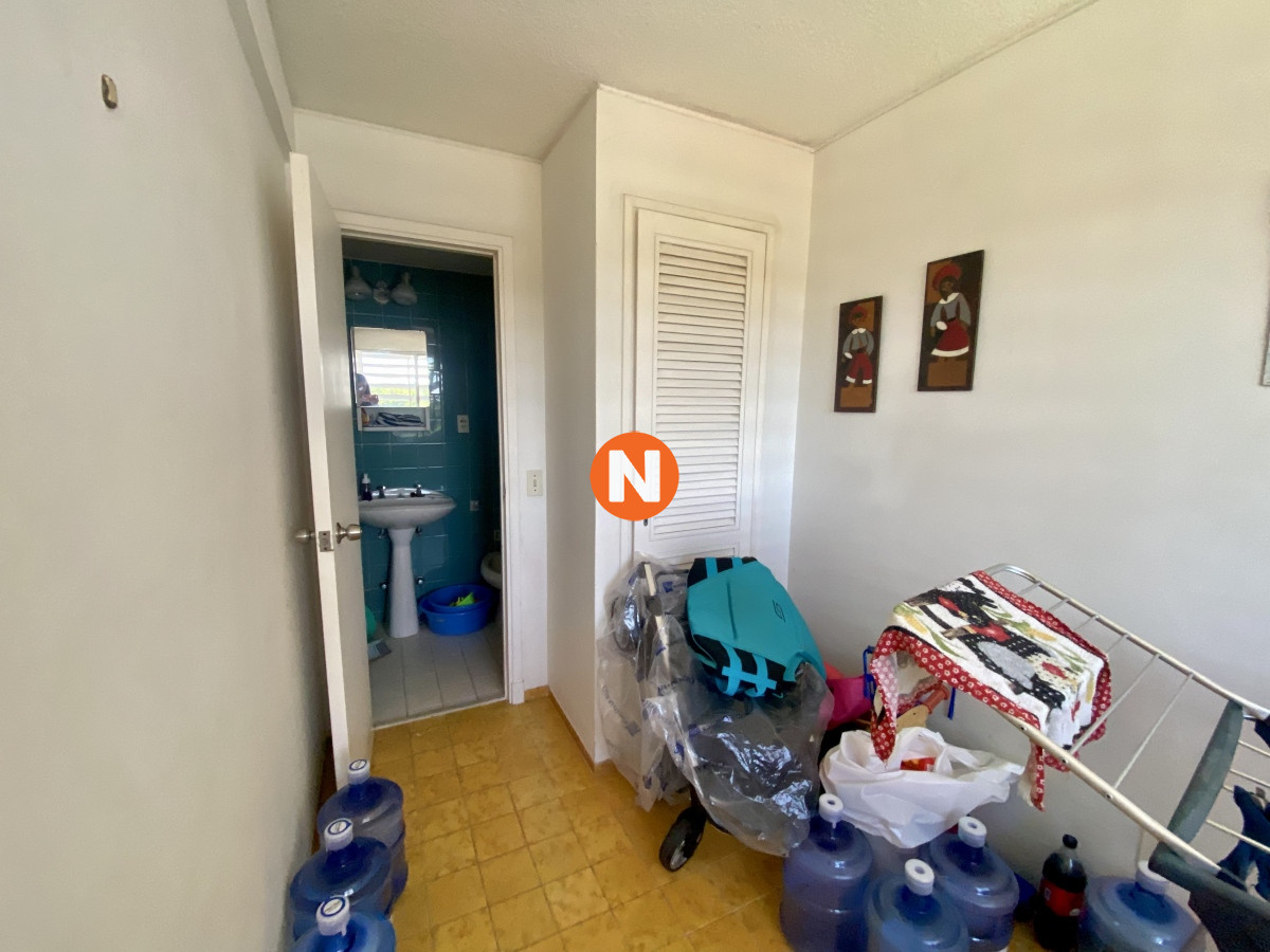 Apartamento Ref.222083 - Apartamento venta 2 dormitorios y servicio Punta del Este