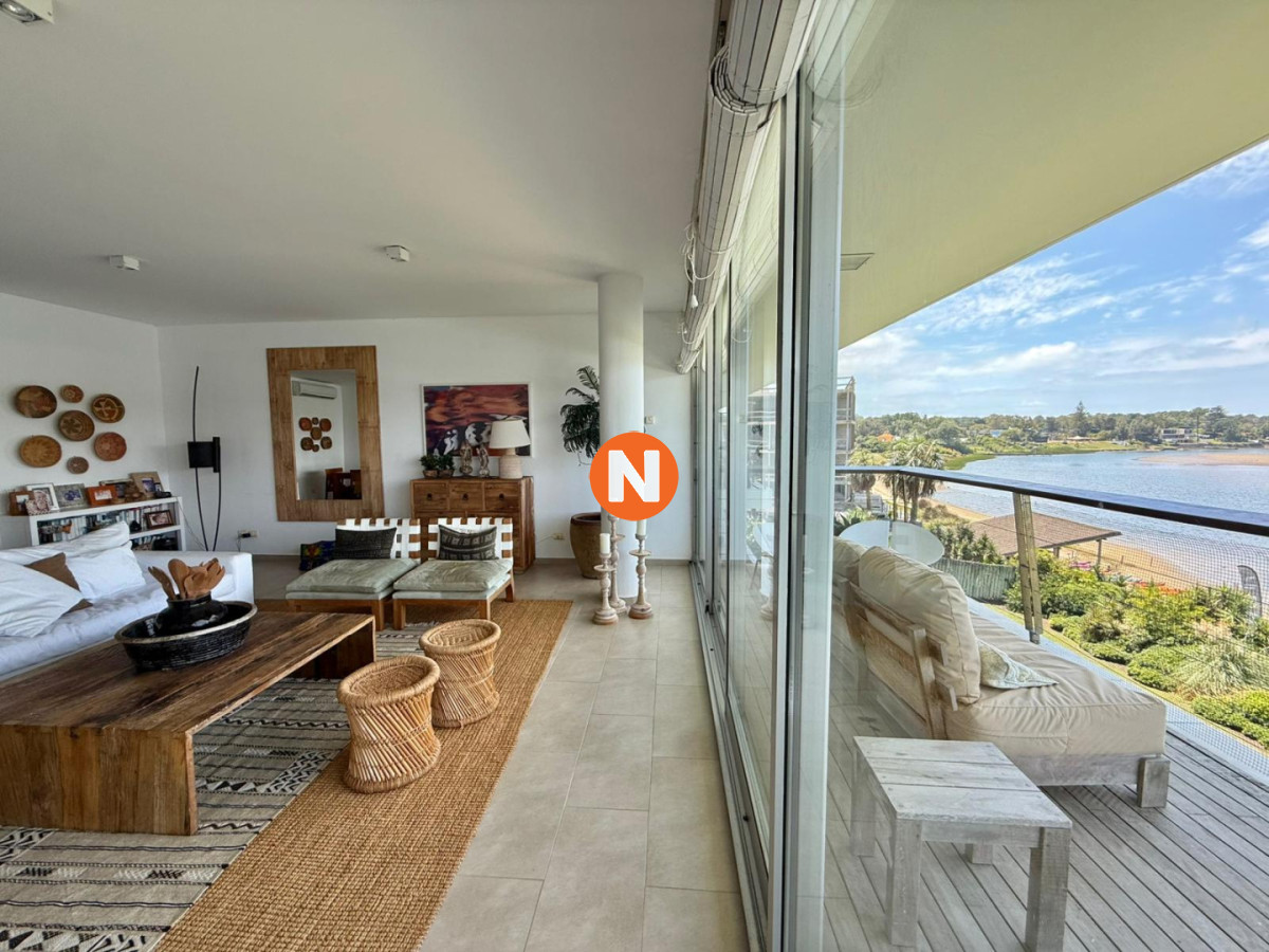 Apartamento Ref.6195 - Apartamento en Venta y Alquiler, La Barra, La Barra, 3 Dormitorios.