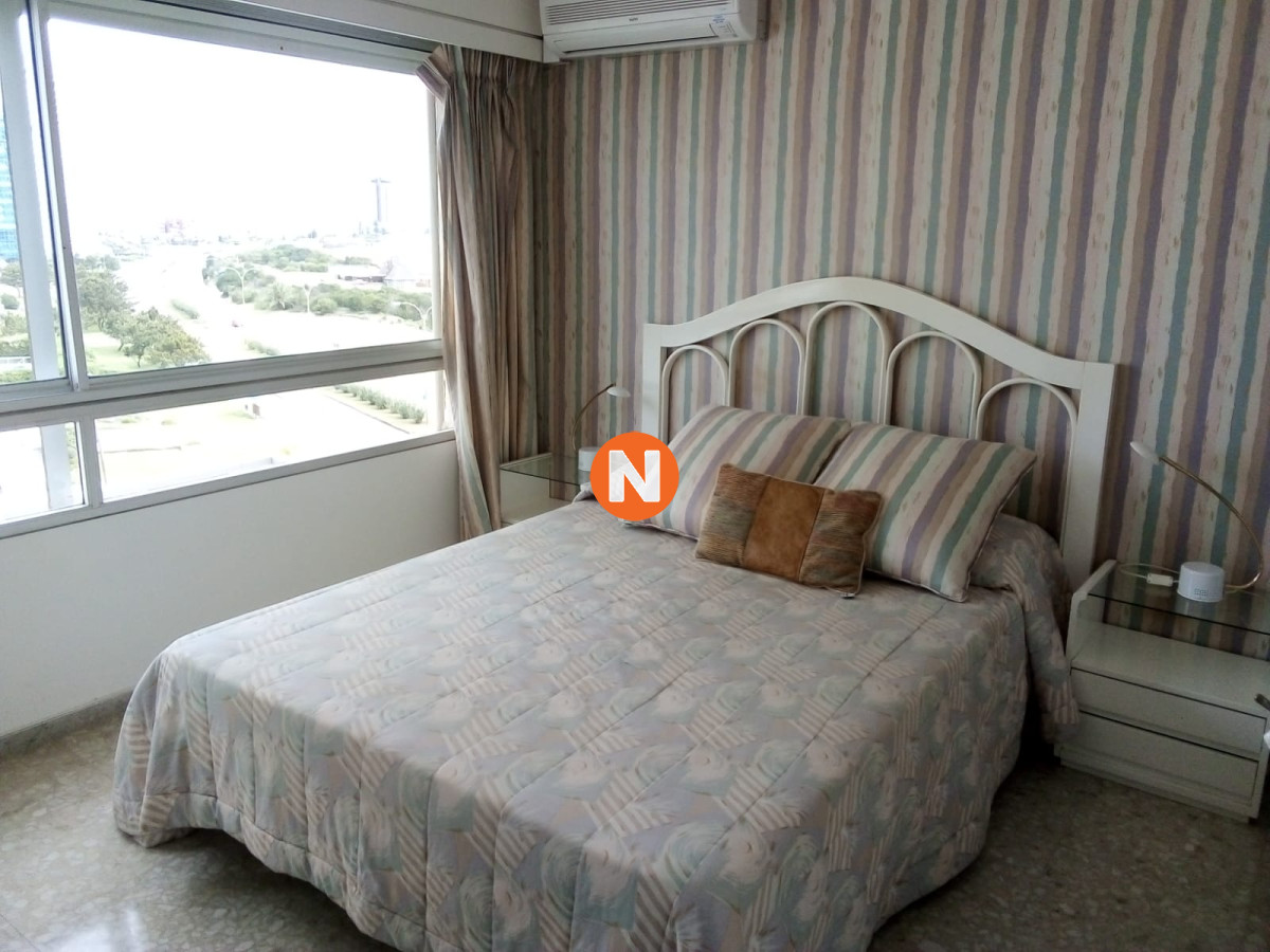 Apartamento Ref.201842 - Apartamento en Venta, Mansa, Punta del Este, 3 Dormitorios.