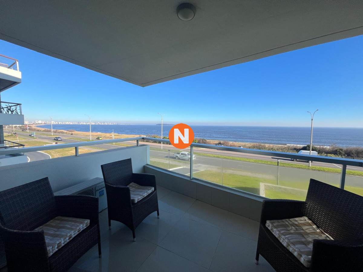 Apartamento Ref.204309 - Amplio departamento en primera fila sobre playa mansa en Pinares