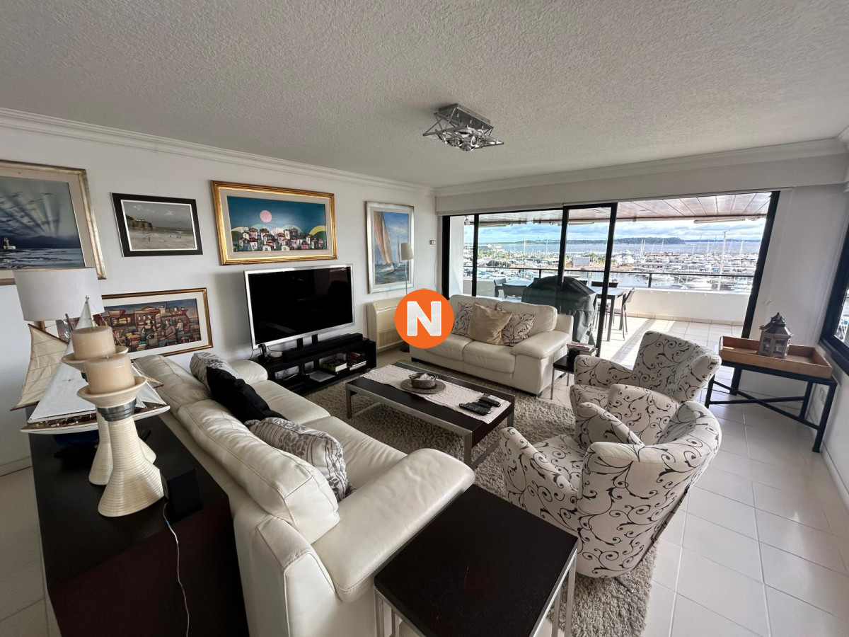 Apartamento Ref.9446 - Apartamento en Venta y Alquiler, Peninsula, Punta del Este, 3 Dormitorios.