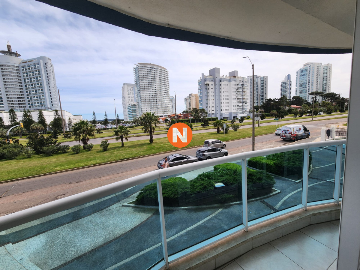 Apartamento Ref.7962 - Apartamento en Venta y Alquiler, Mansa, Punta del Este, 3 Dormitorios.