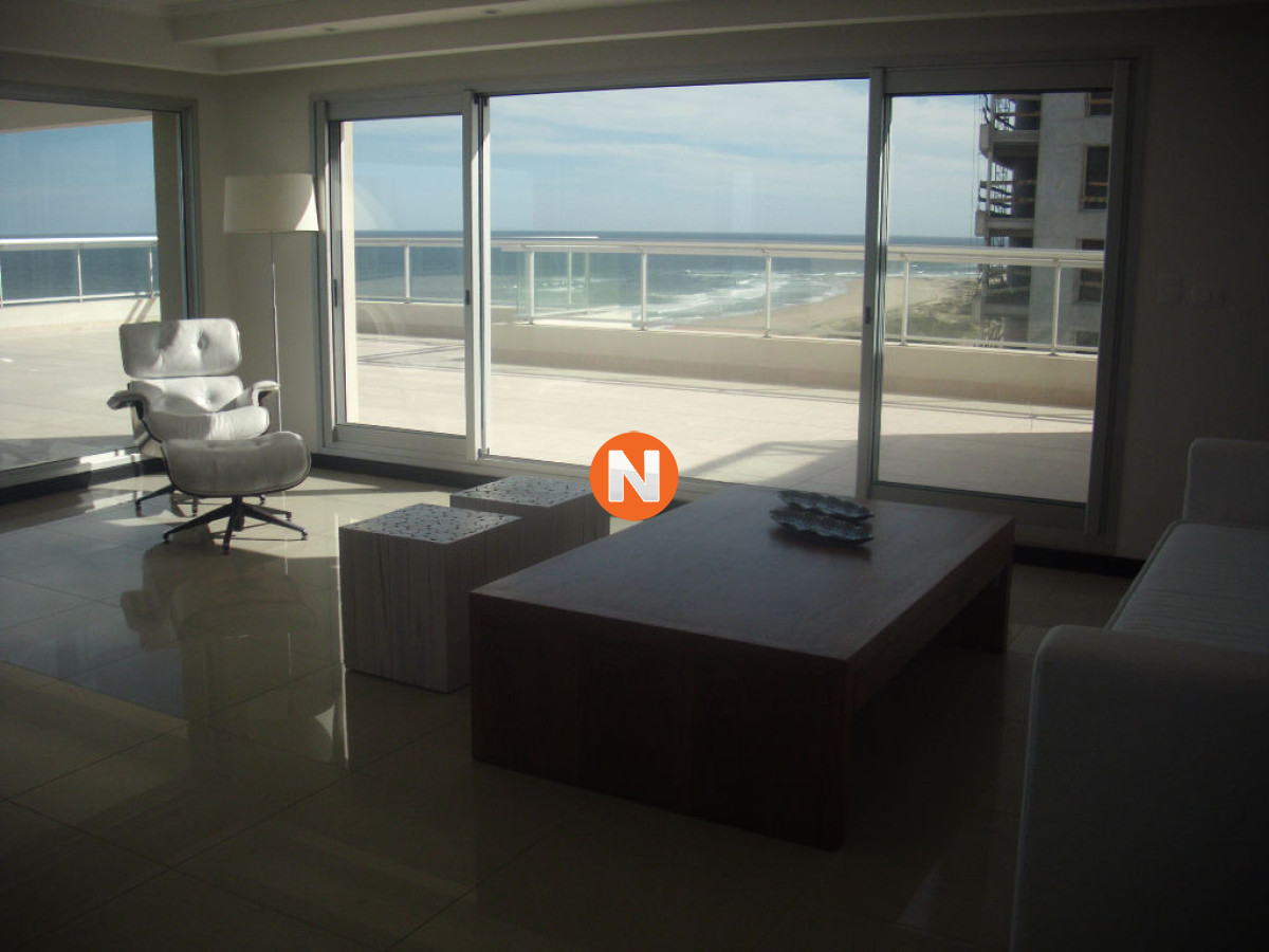 Apartamento Ref.224555 - Increíble apartamento de 3 dormitorios, A la Venta