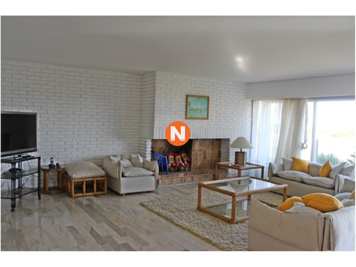 Apartamento Ref.213678 - De primera línea, excelente oportunidad, hermoso apartamento.