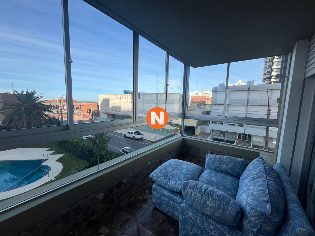 Apartamento Ref.203730 - Hermoso apartamento en primera linea al mar, en Venta y Alquiler, Mansa, Punta del Este, 3 Dormitorios.