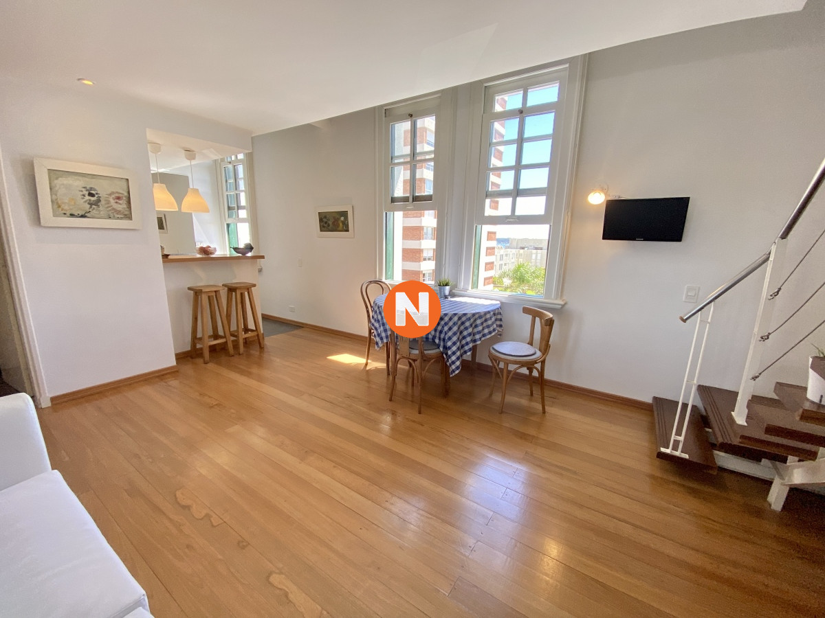 Apartamento Ref.222111 - Venta duplex 1 dormitorio Punta del Este