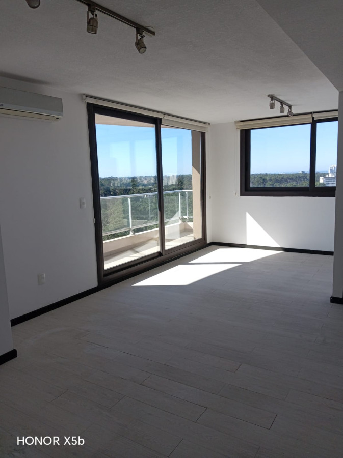 Imagen de Apartamento en Venta de 2 dormitorios. Roosevelt, Punta del Este.