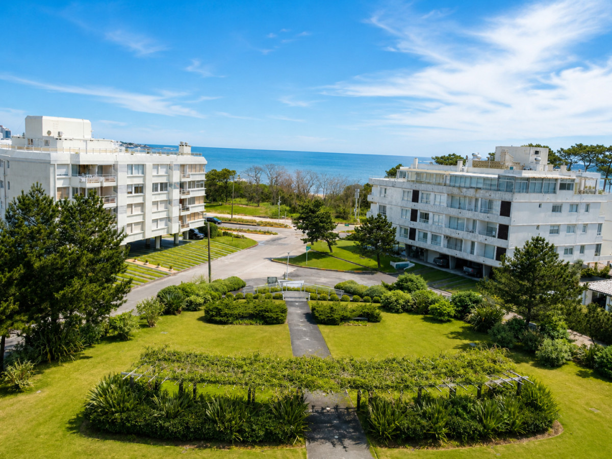 Apartamento en Venta, Mansa, Punta del Este, 2 Dormitorios.