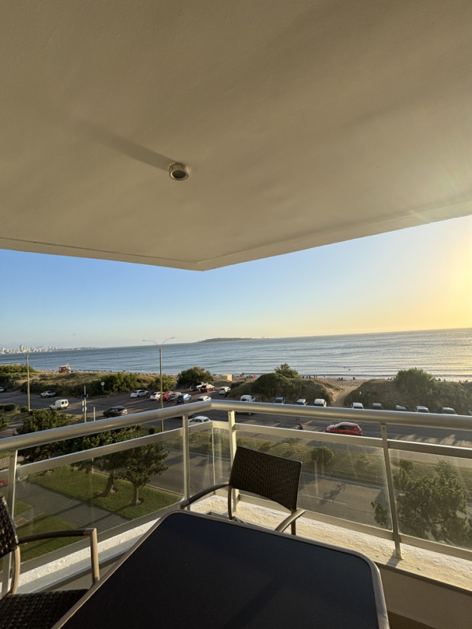 Apartamento en Venta y Alquiler, Mansa, Punta del Este, 2 Dormitorios.