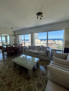 Apartamento en Venta y Alquiler, Peninsula, Punta del Este, 2 Dormitorios.