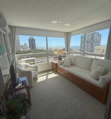 Apartamento en Venta y Alquiler, Peninsula, Punta del Este, 3 Dormitorios.