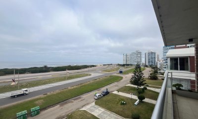Penthouse en la Brava en venta, primera línea