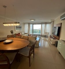 VENTA  Y ALQUILER DE MODERNO APARTAMENTO DE 3 SUITES EN BRAVA