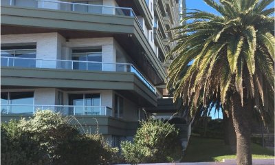 Apartamento en Venta, Peninsula, Punta del Este, 2 Dormitorios.