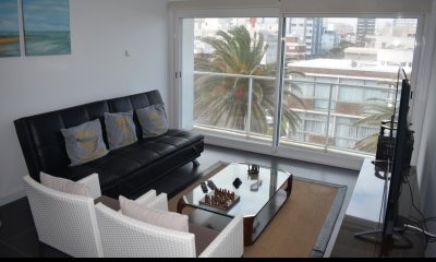 VENTA DE HERMOSO APARTAMENTO DE 3 DORMITORIOS EN BRAVA PENINSULA
