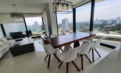 Apartamento en Venta y alquiler temporada de 3 dormitorios Art Tower
