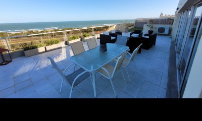 Apartamento en Venta en Playa Brava excelente estado primera linea