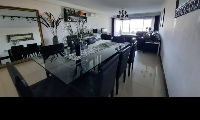 Apartamento en Venta y Alquiler, Brava, Punta del Este, 3 Dormitorios.