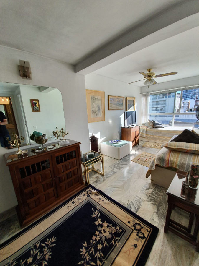 Apartamento en Venta y Alquiler, Peninsula, Punta del Este, 1 Dormitorios.