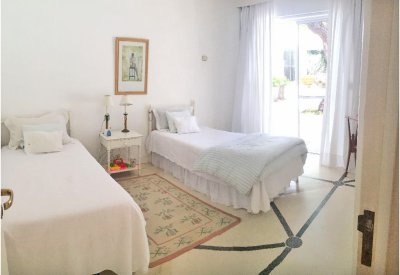 unica mansión en venta sobre la playa del arroyo en la barra - nlv208361c