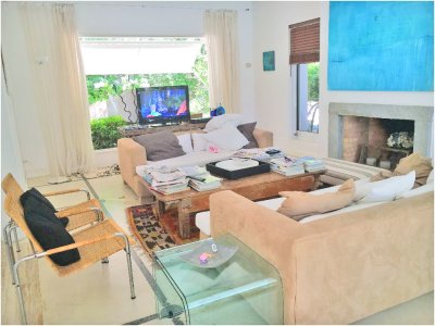 unica mansión en venta sobre la playa del arroyo en la barra - nlv208361c