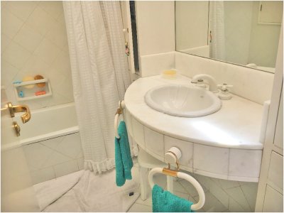 unica mansión en venta sobre la playa del arroyo en la barra - nlv208361c