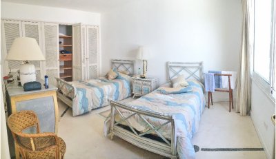 unica mansión en venta sobre la playa del arroyo en la barra - nlv208361c